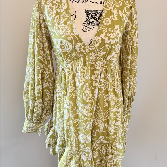 Floral Green Dress - Picture 2 of 4